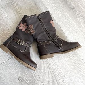 Falls Creek Kids Brown Boots. Size 7